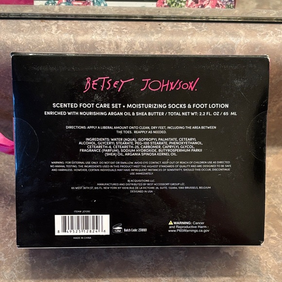 NIB Betsey Johnson Scented Foot Care Collection - Picture 3 of 4